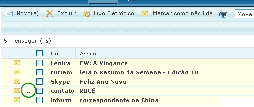 Tela do Hotmail com destaque para o clipe que indica arquivo anexado